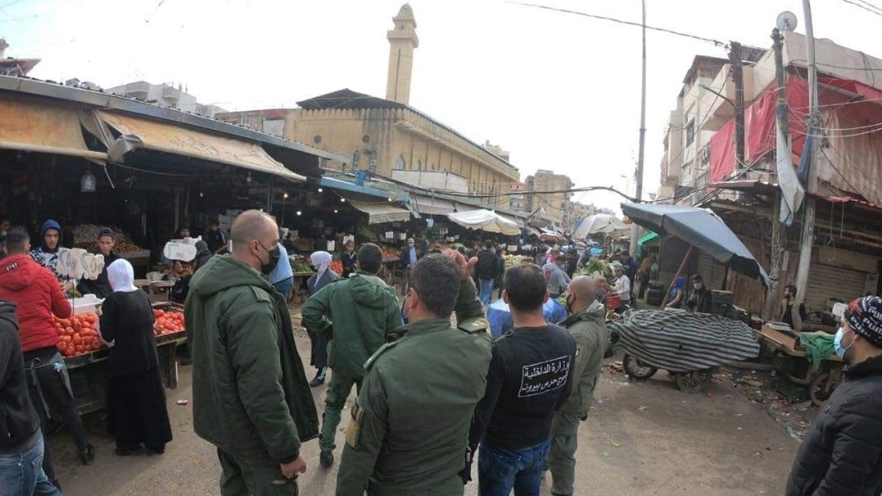 زحمة مواطنين في سوق صبرا بالرغم قرار الاقفال التام (صور)
