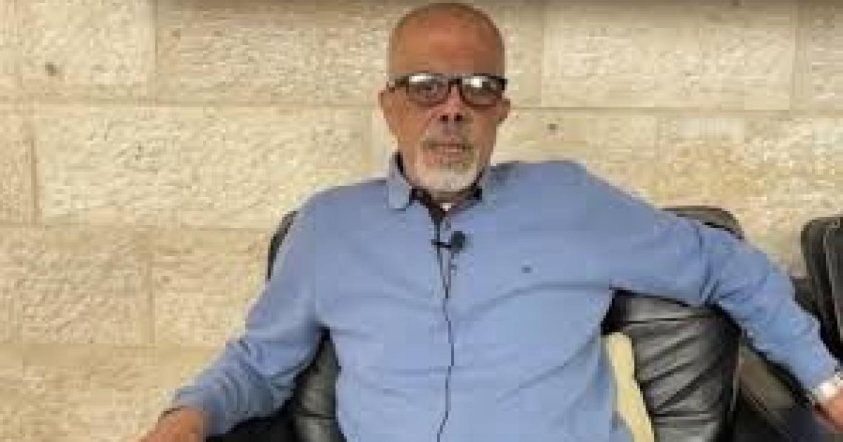 الاحتلال يجدد تقييد حركة الأسير المحرر ناصر أبو خضير من شعفاط | وكالة شمس نيوز الإخبارية