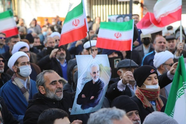 الشعب يندد بتدخل الغرب في شؤون إيران الداخلية
