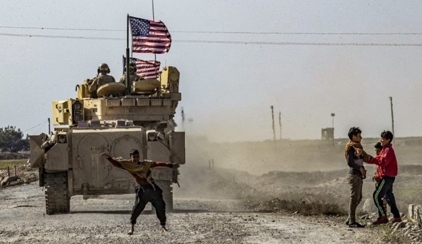 شاهد/أهالي ريف القامشلي يطردون رتلاً لقوات الاحتلال الأمريكي