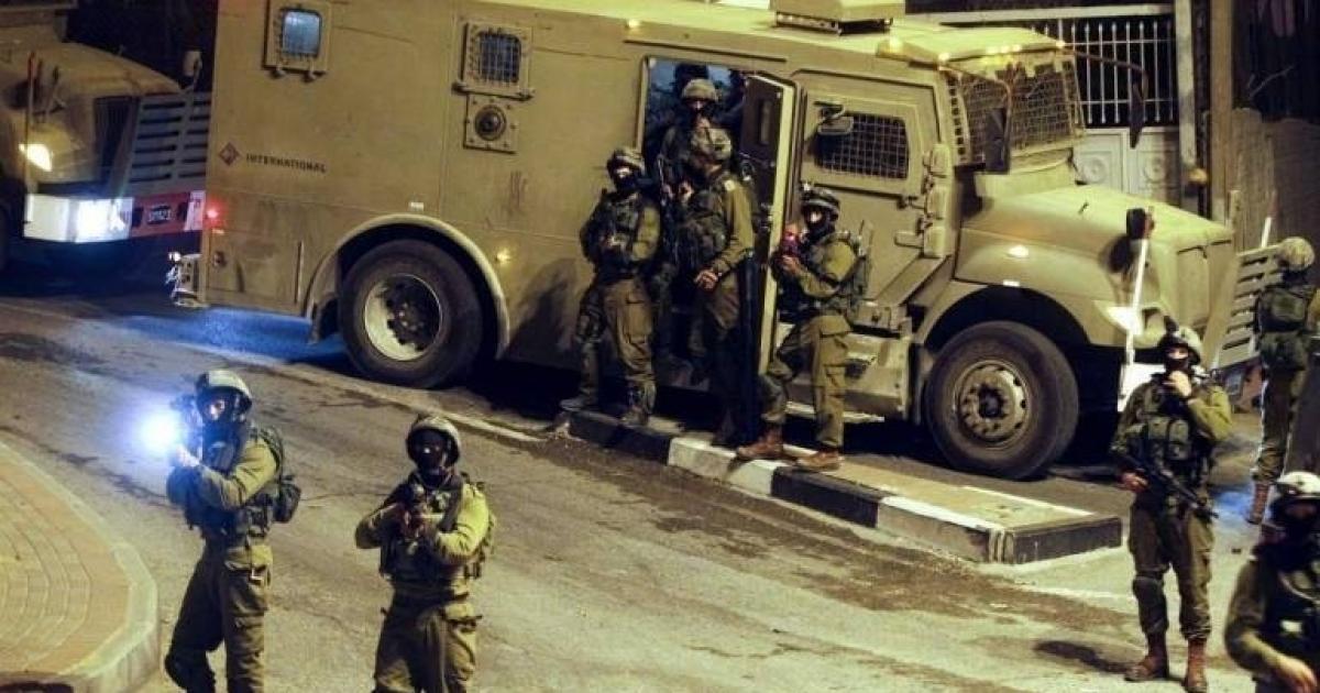 كتيبة نابلس تتصدى لاقتحام قوات الاحتلال والمستوطنين لقبر يوسف | وكالة شمس نيوز الإخبارية