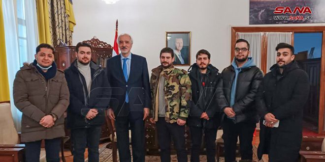 استمرار توافد المغتربين السوريين والمواطنين الروس والأجانب إلى السفارة السورية في موسكو لتقديم التعازي