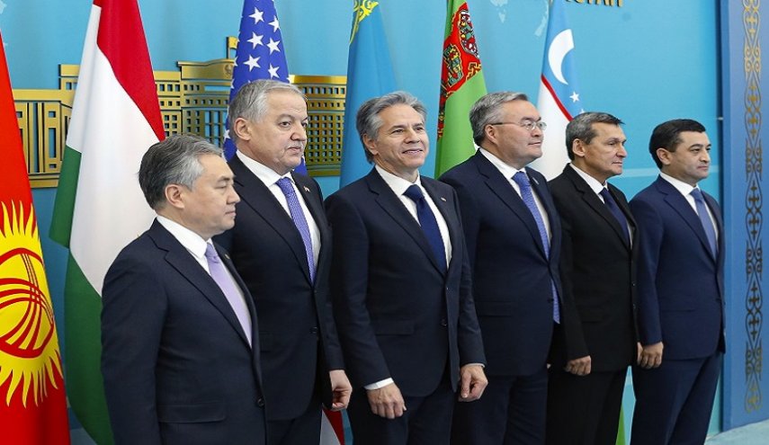 وزير الخارجية الأميركي يبدأ جولة في وسط آسيا للضغط على روسيا
