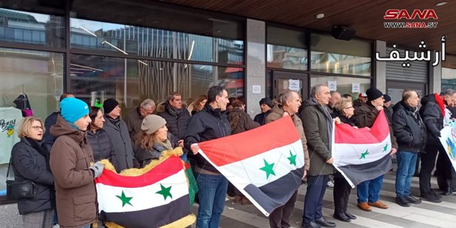 أبناء الجالية السورية في السويد يطالبون برفع الإجراءات القسرية الأوروبية عن وطنهم