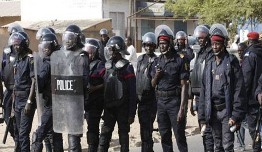 الشرطة السنغالية توقف 14 ناشطا أمام سفارة تونس في دكار