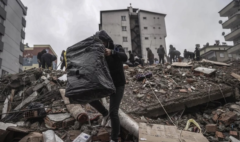 تدمير 9 مساجد وتضرر 36 جراء الزلزال جنوبي ترکیا