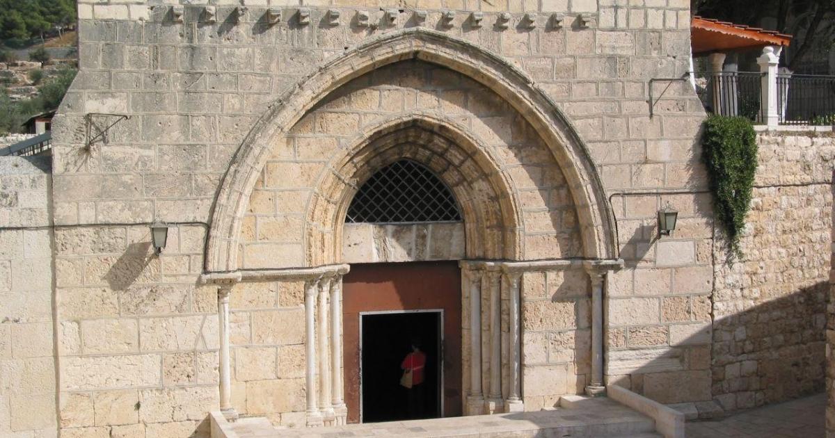 "لجنة المتابعة" تدين جريمة الاعتداء على كنيسة "قبر مريم العذراء" في القدس | وكالة شمس نيوز الإخبارية