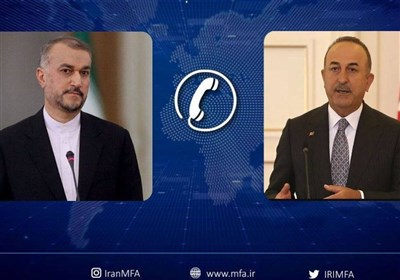 وزیر الخارجیة الإیرانی یجری مباحثات هاتفیة مع نظیره الترکی