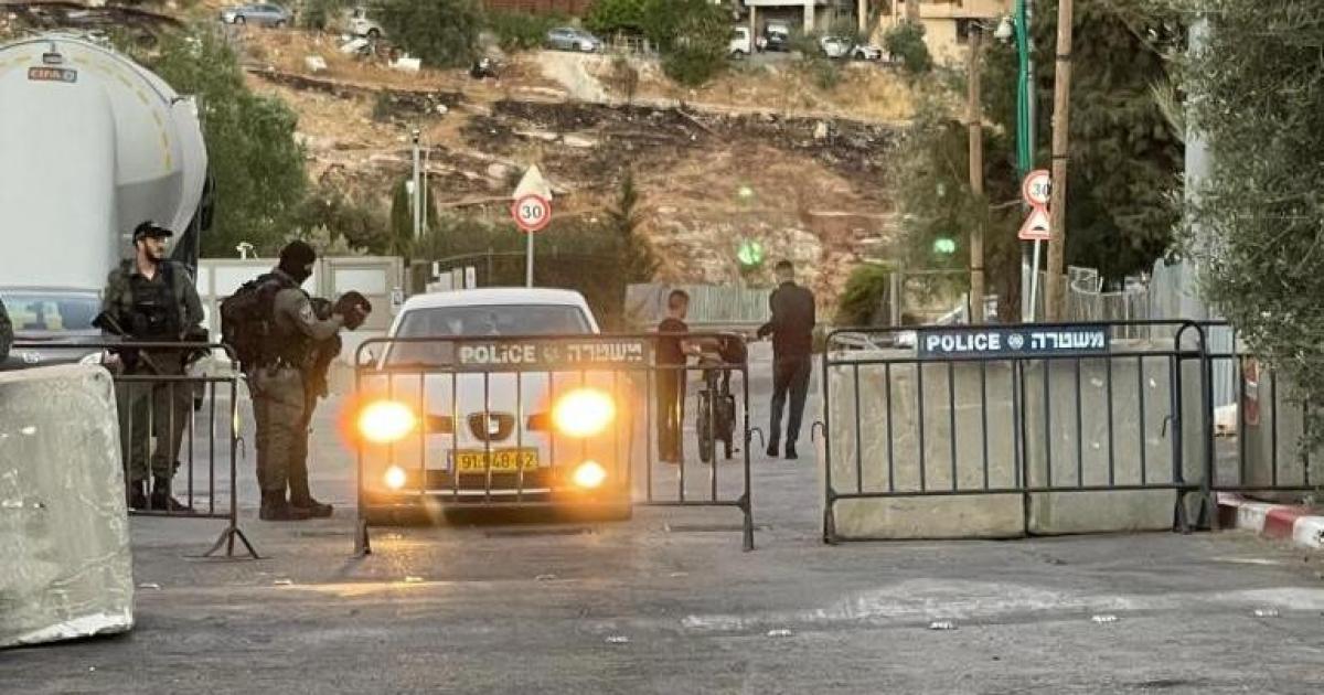 الاحتلال يواصل إغلاق أريحا ومخيميها ويمنع خروج المواطنين منها | وكالة شمس نيوز الإخبارية