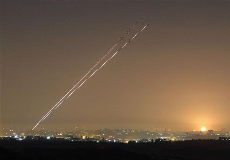 المقاومة تطلق صلیات صاروخیة باتجاه مستوطنات غلاف غزة
