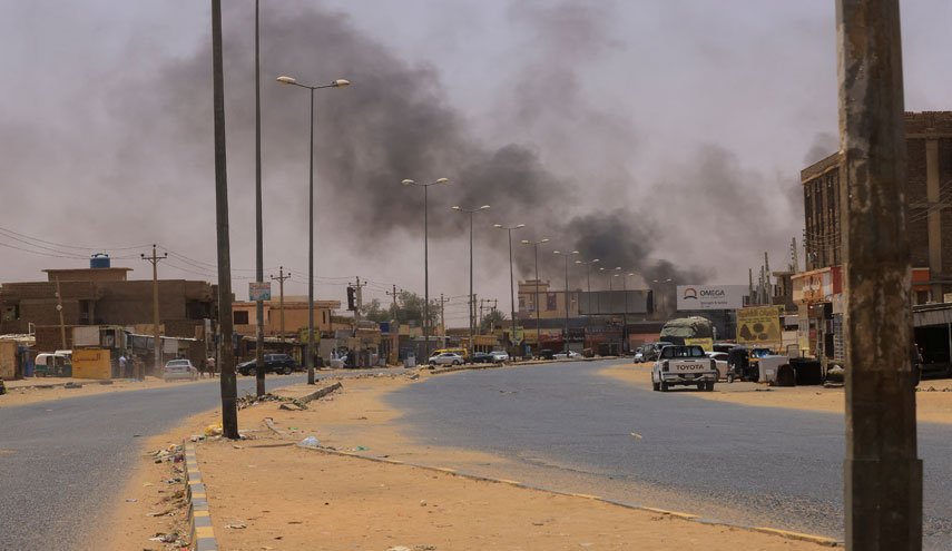 انفجار عنيف يهز وسط الخرطوم.. وسقوط اكثر من 5000 قتيل ومصاب جراء الاشتباكات