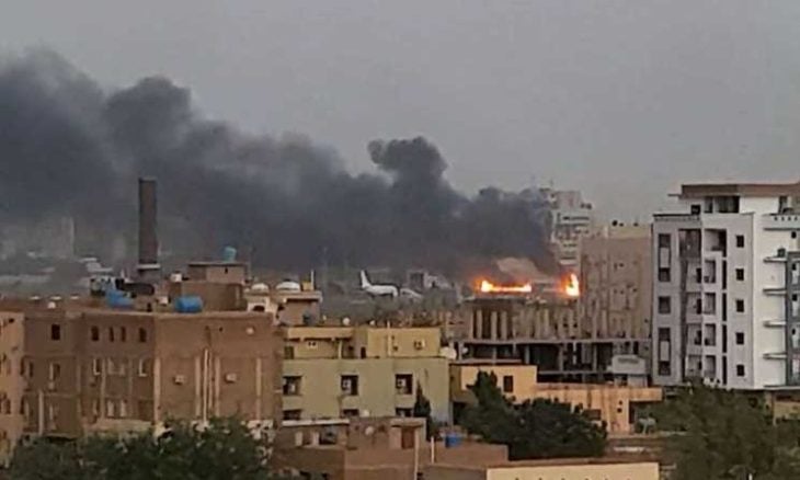 بالفیدیو ؛ غارات جوية في الخرطوم بعد فشل وقف لإطلاق النار