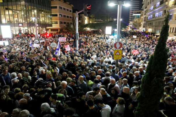 تجدد الاحتجاجات في تل أبيب ضد الإصلاح القضائي
