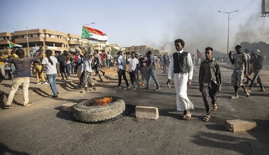 جهود محلية ودولية لاحتواء الأزمة الأمنية الخطيرة في السودان