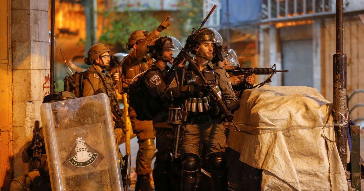 قوات الاحتلال تعتدي على المصلين في الحرم الإبراهيمي بالخليل | وكالة شمس نيوز الإخبارية