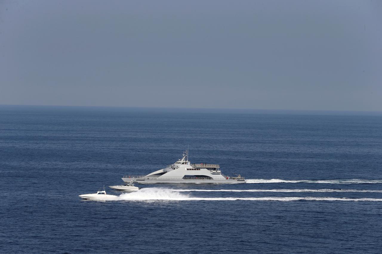 إيران تعلن رصد سفينة أمريكية في مضيق هرمز على متنها قادة من البنتاغون
