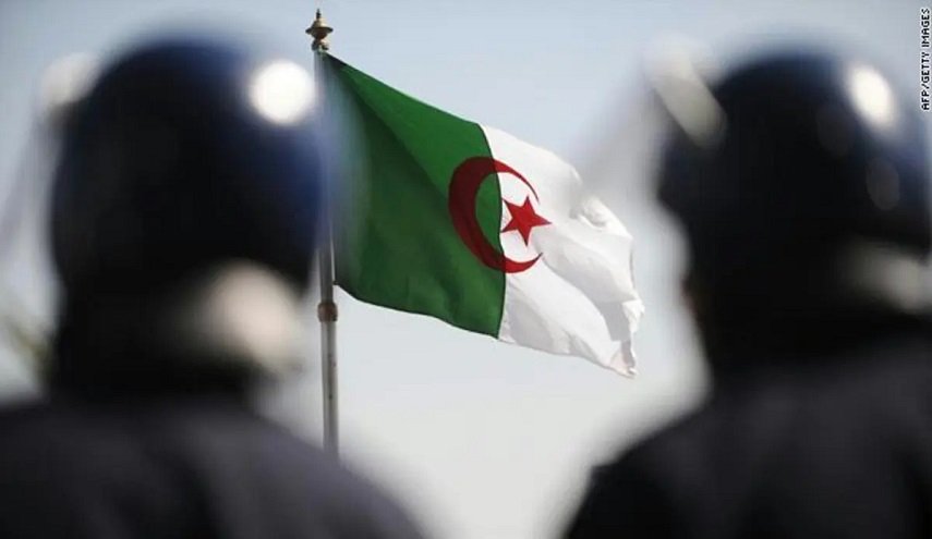 القبض على إرهابي في الجزائر كان ينشط بمنطقة الساحل الأفريقي