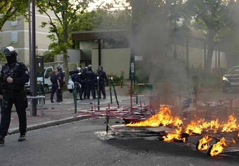 فرنسا.. الاشتباکات العنیفة مستمرة فی عشرات المدن