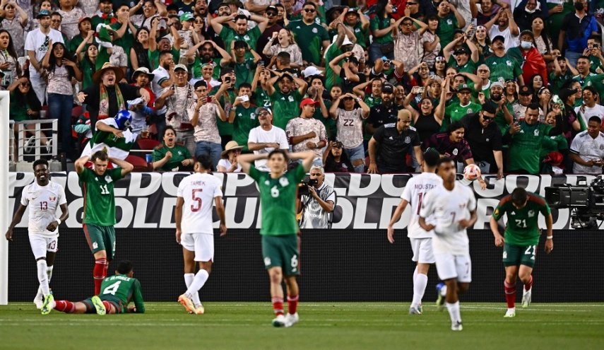 'مشاهد دموية' بين مشجعي المكسيك في مباراتها مع المنتخب القطري!