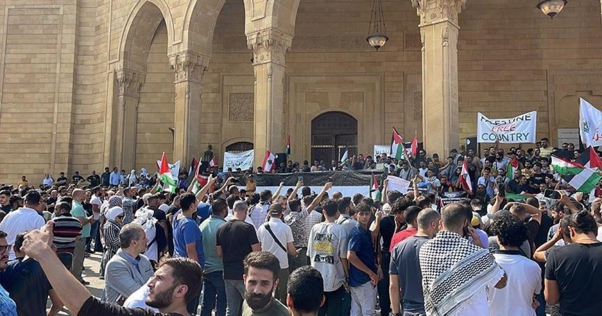 آلاف اللبنانيين يتظاهرون تنديدًا بالقصف الإسرائيلي على غزة | وكالة شمس نيوز الإخبارية