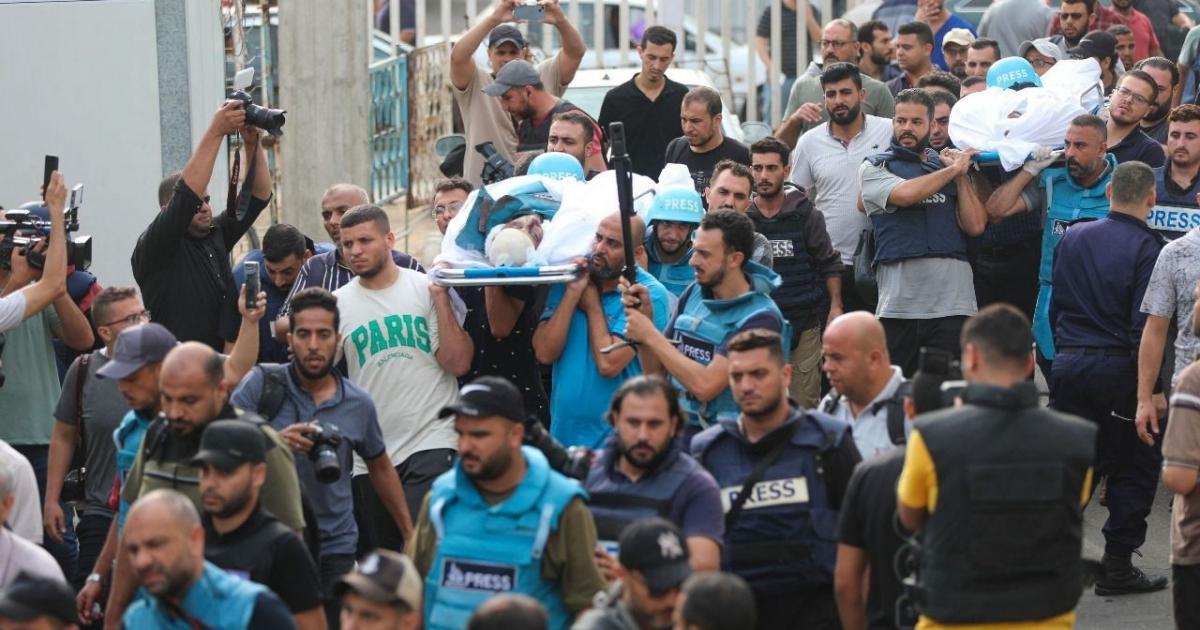 استشهاد 19 صحفيا في غزة منذ العدوان الإسرائيلي | وكالة شمس نيوز الإخبارية