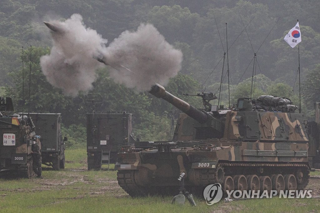 كوريا الجنوبية والولايات المتحدة تجريان تدريبات عسكرية واسعة النطاق ضد تهديدات المدفعية الكورية الشمالية