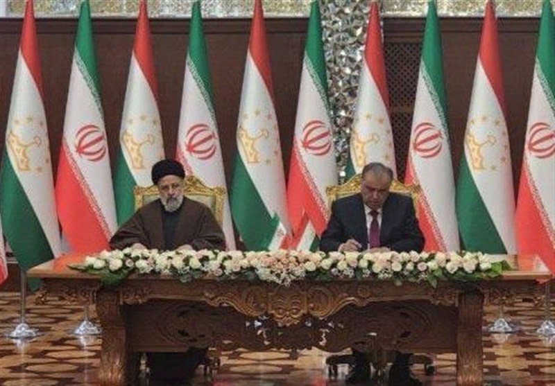 إیران وطاجیکستان توقعان 18 وثیقة للتعاون المشترک.. رئیسی: فلسطین الیوم قضیة العالم الإسلامی الأولى