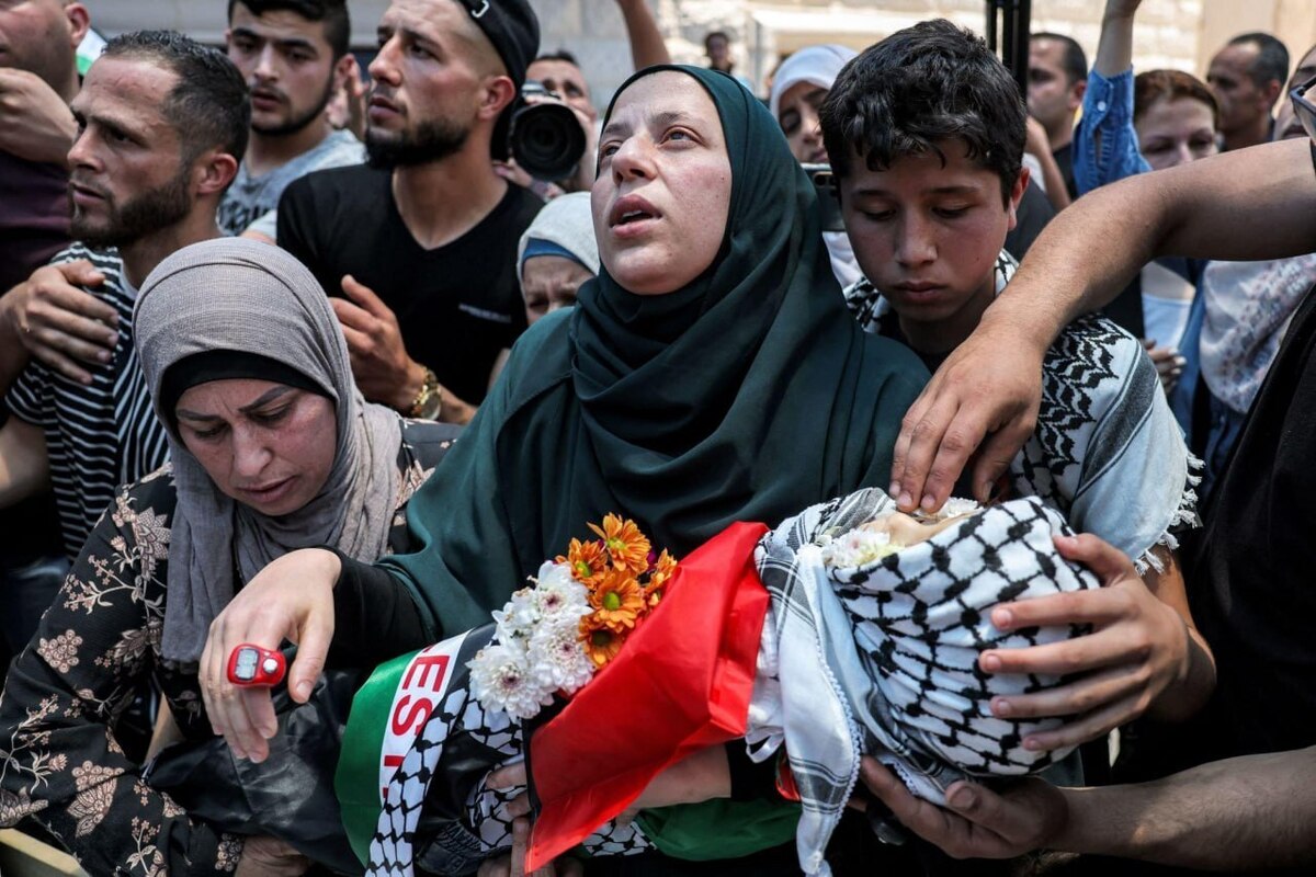 نيويورك تايمز تستحضر قصص أطفال فلسطينيين قضوا تحت القصف الإسرائيلي