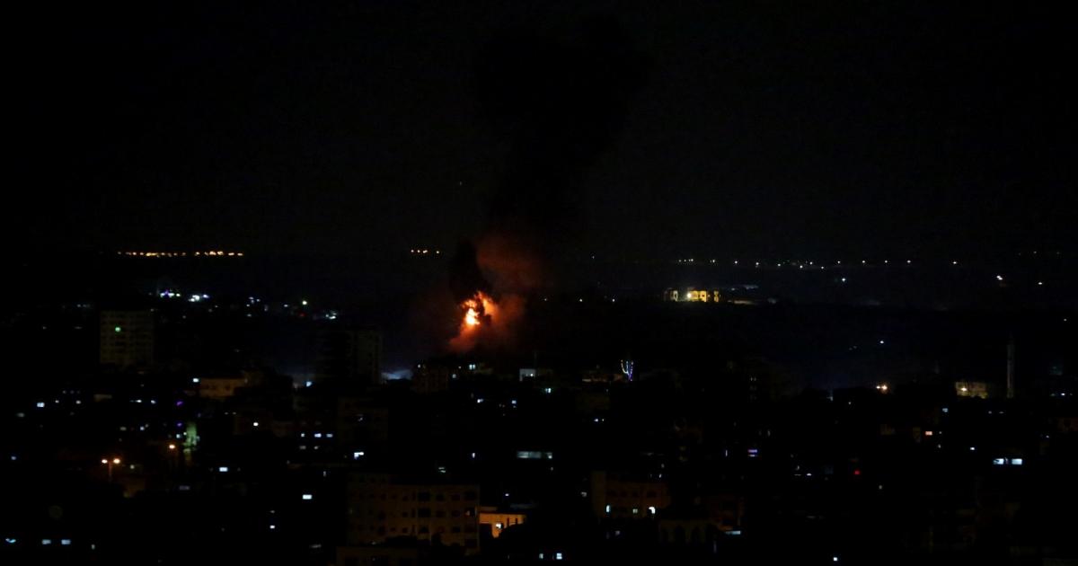 11 شهيداً بقصف "إسرائيلي" لسيارتين مدنيتين وسط غزة | وكالة شمس نيوز الإخبارية - Shms News |