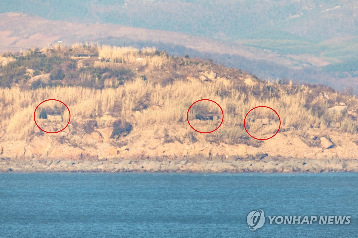 كوريا الشمالية تحذر من أن "الصدام الفعلي والحرب" في شبه الجزيرة الكورية أصبحا مسألة وقت