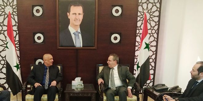 وزير النفط يبحث مع القائم بأعمال السفارة العراقية فرص التعاون المشترك في قطاعات النفط والغاز