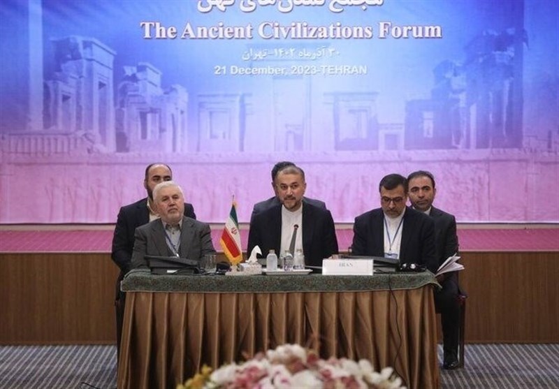 وزیر الخارجیة الایرانی یدعو منتدى الحضارات العریقة للعمل لانهاء ازمة غزة