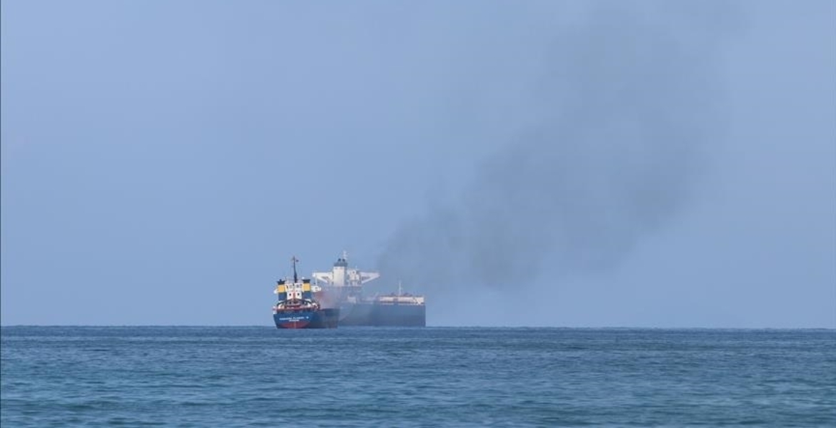  “الحوثي” تعلن استهداف سفينة “كيم رينجر” الأمريكية في خليج عدن