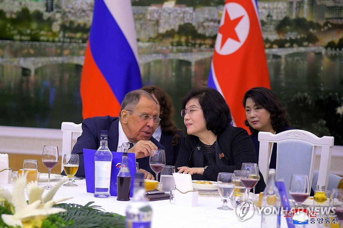 (جديد) وزيرة الخارجية الكورية الجنوبية تغادر إلى روسيا وسط تعمق التعاون العسكري بين البلدين