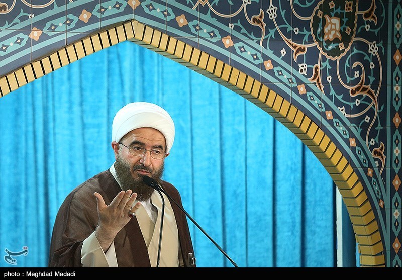 خطیب جمعة طهران: على قادة الدول الإسلامیة قطع الشرایین الحیویة لإسرائیل