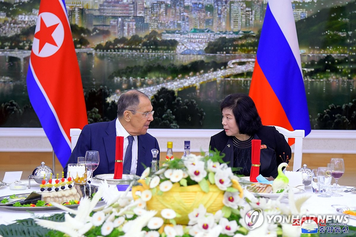 روسيا تتطلع إلى تطوير العلاقات التعاونية مع كوريا الشمالية في جميع المجالات