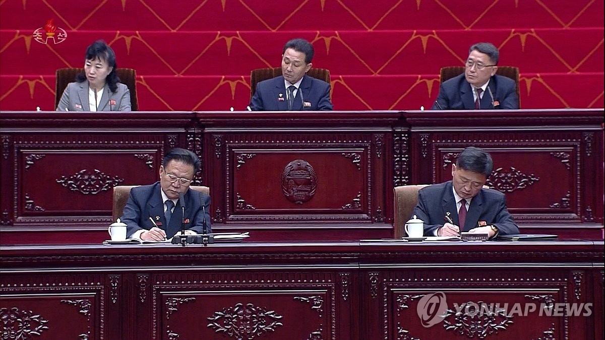 كوريا الشمالية تعقد اجتماعا عاما لمجلس الوزراء لمناقشة الخطط الاقتصادية
