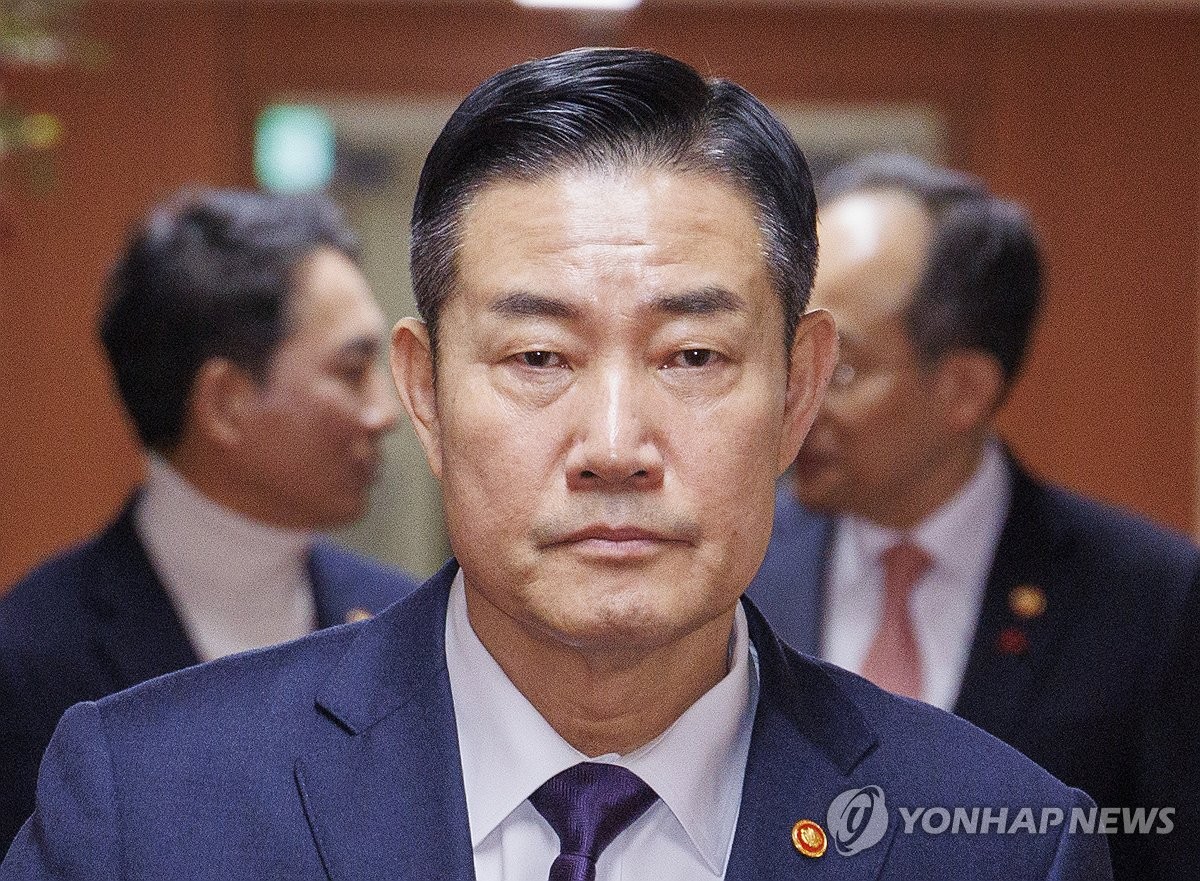 وزير الدفاع يحذر من أن الاستفزازات الكورية الشمالية ستكون "مقدمة" لدمارها