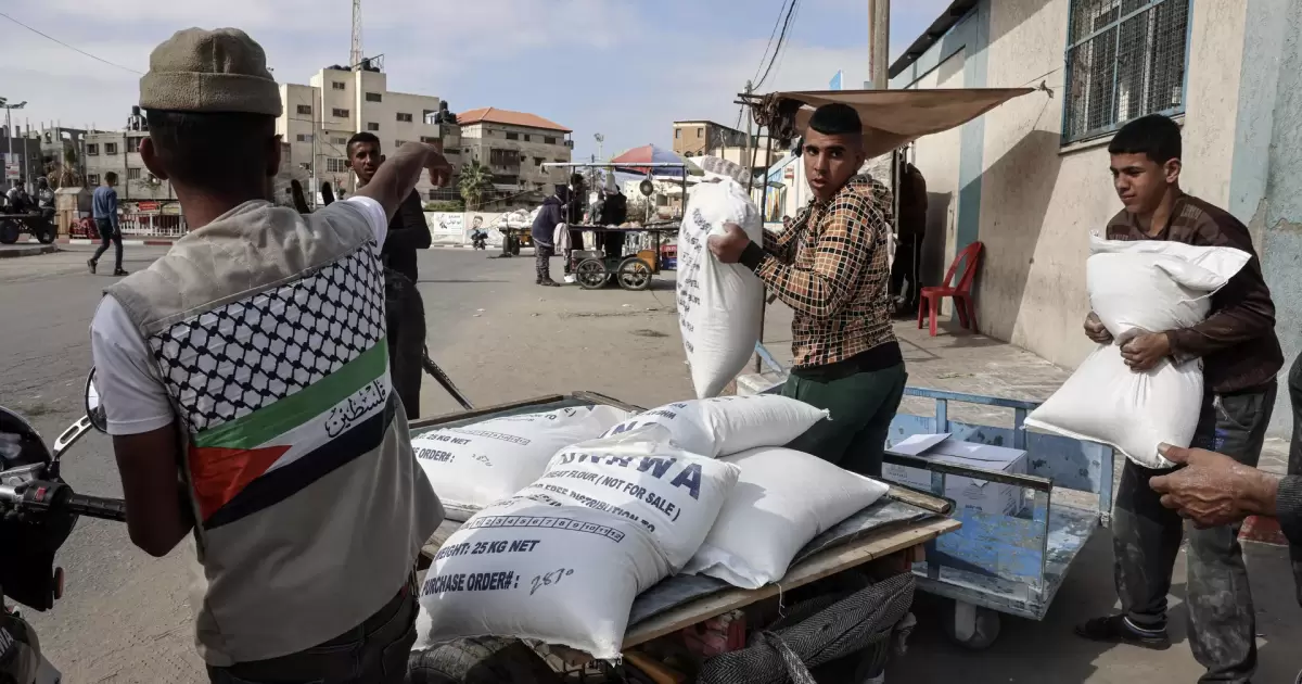 "الأونروا": حياة 300 ألف شخص مهددة بسبب نقص الغذاء بشمال غزة ووسطها | وكالة شمس نيوز الإخبارية - Shms News |