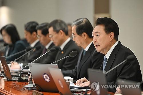 الرئيس «يون» يعقد اجتماعه الأول مع مجلس العمل الرئاسي