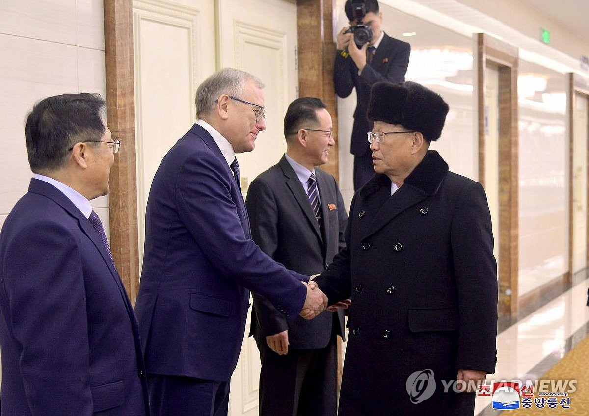 وفد الحزب الحاكم الكوري الشمالي يزور روسيا لحضور منتدى دولي