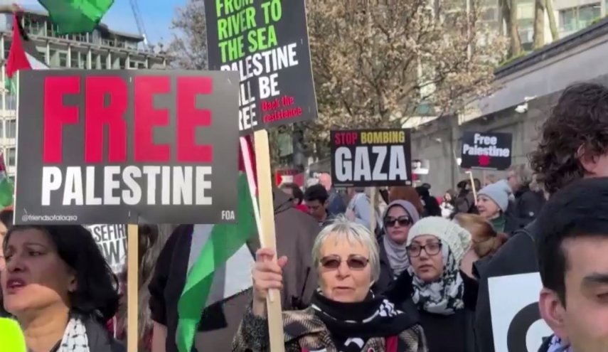 بالفيديو.. مظاهره حاشدة في لندن للمطالبة بوقف إطلاق النار في غزة