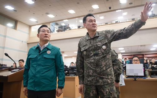 وزير الدفاع يدعو إلى تدريبات واقعية للقضاء على النظام الكوري الشمالي في حالة الغزو