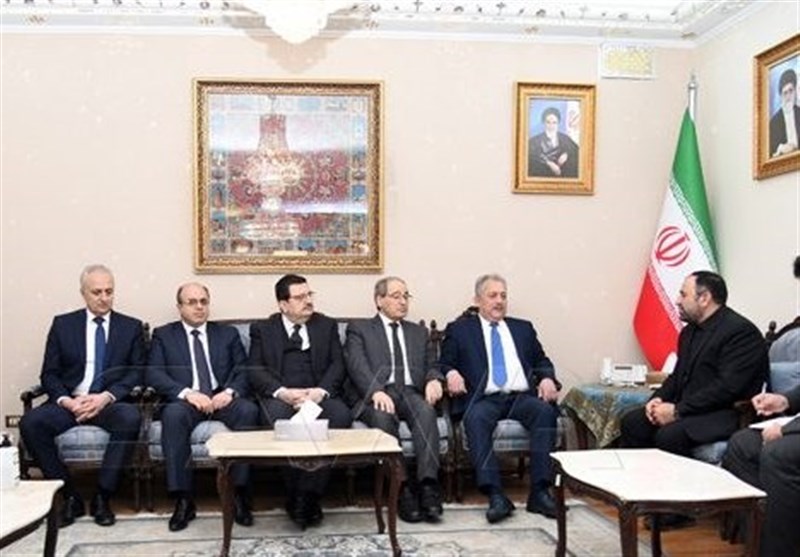 عرنوس وعدد من الوزراء السوریین یزورون مبنى القنصلیة الإیرانیة بدمشق