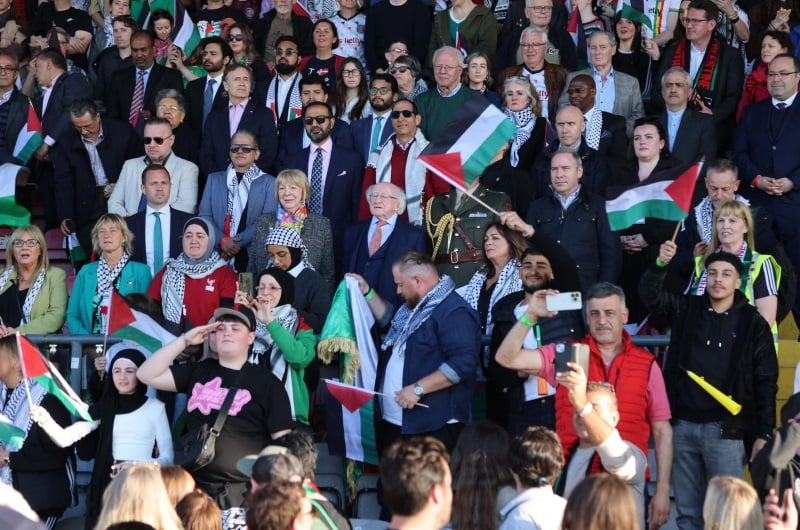 بالفیدیو ؛ في ذكرى النكبة.. مباراة تاريخية بين منتخب السيدات الفلسطيني ونادٍ أيرلندي