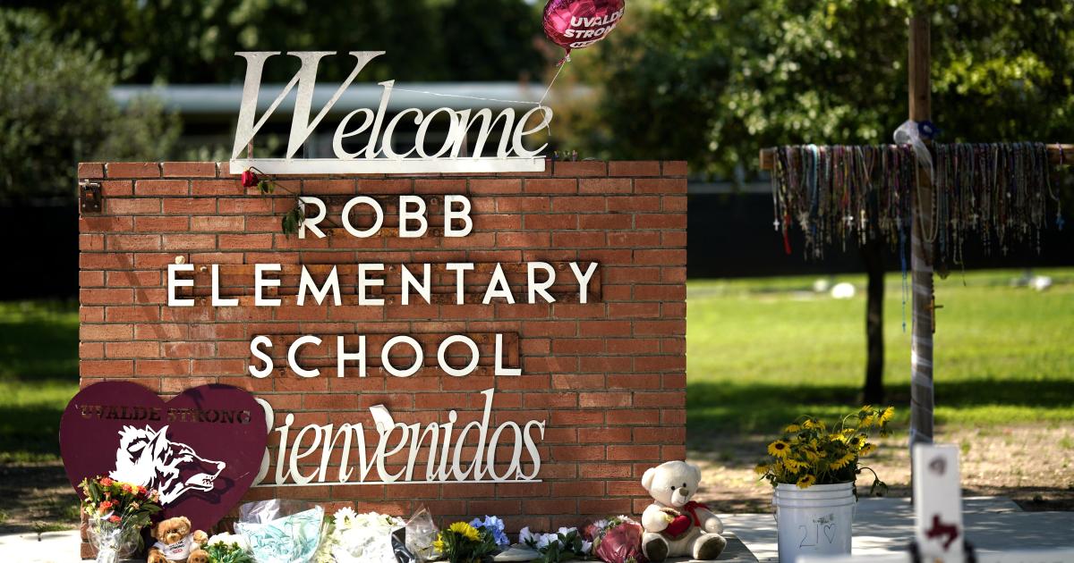 تعلن عائلات ضحايا إطلاق النار في مدرسة أوفالدي عن تسوية بقيمة مليوني دولار مع مدينة تكساس ودعاوى قضائية جديدة