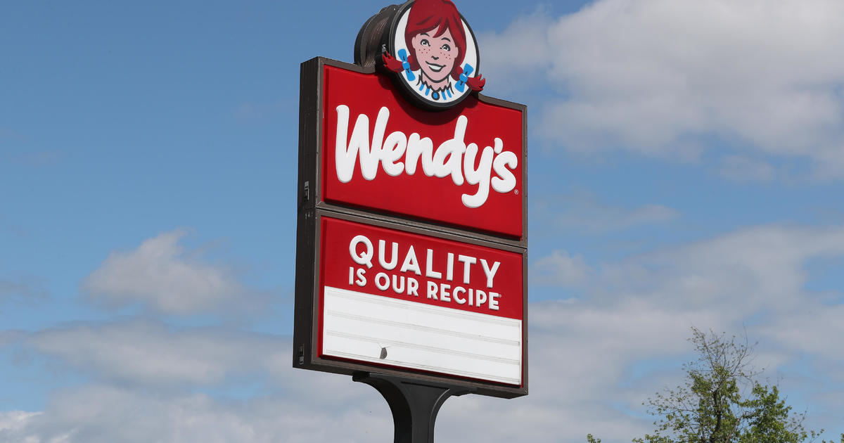 يقدم Wendy's مجموعة إفطار بقيمة 3 دولارات، حيث يتراجع المستهلكون المهتمون بالميزانية عن الأسعار المرتفعة