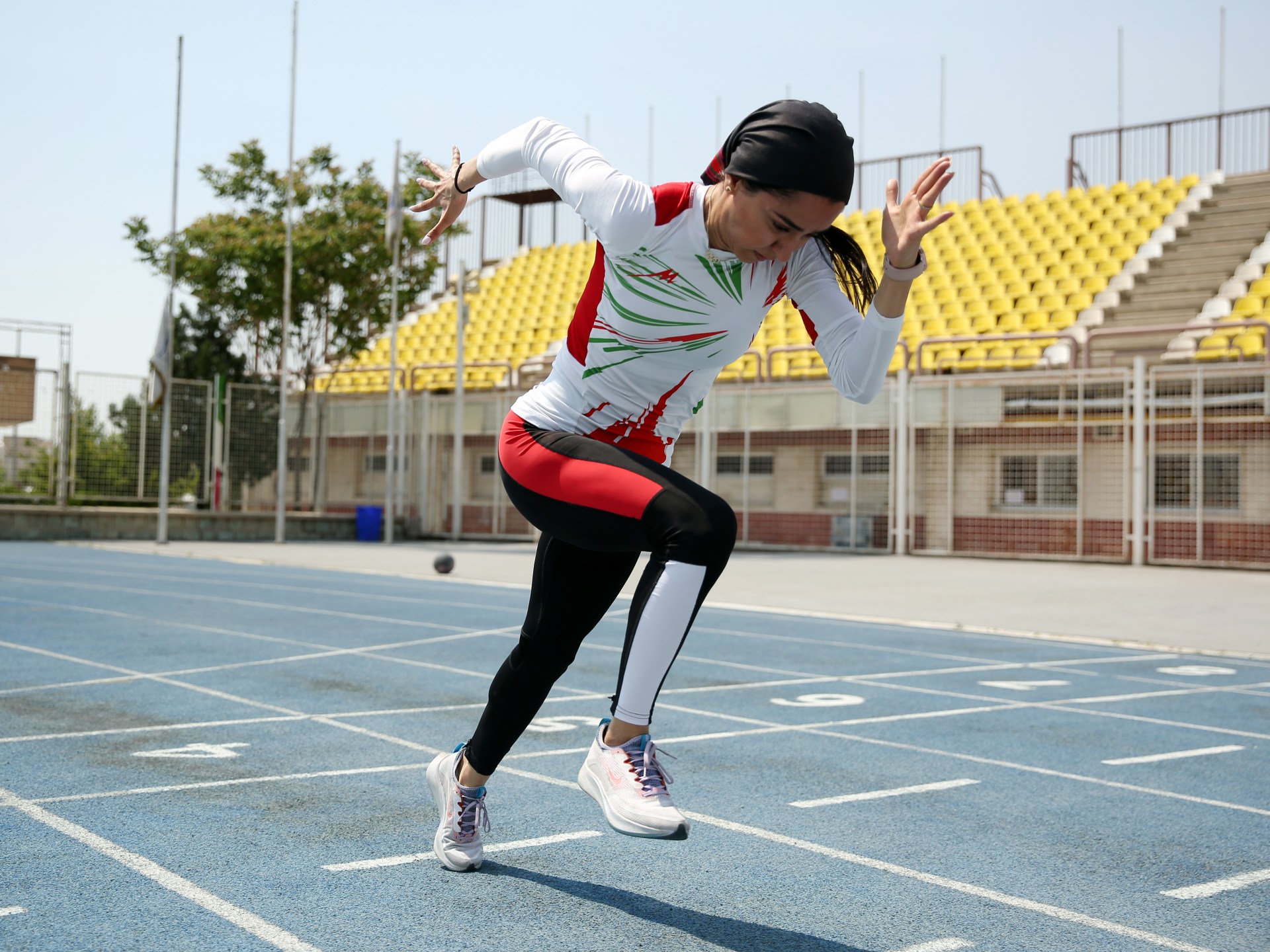 أولمبياد باريس 2024: فرزانة فصيحي – عداءة إيرانية تحطم الرقم القياسي في سباق 100 متر | أخبار أولمبياد باريس 2024