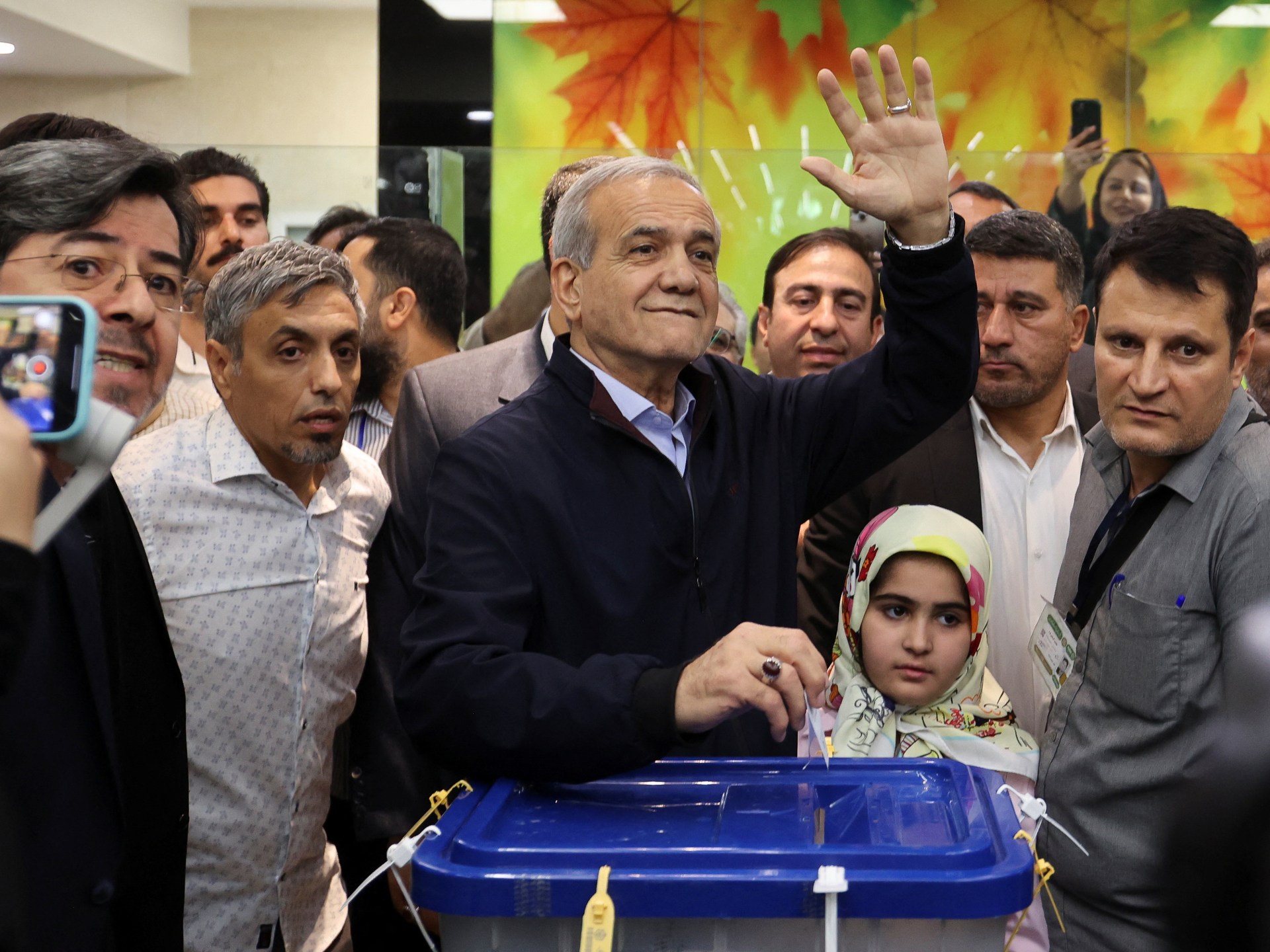إيران تستعد لجولة ثانية من الانتخابات الرئاسية في سباق محتدم | أخبار الانتخابات
