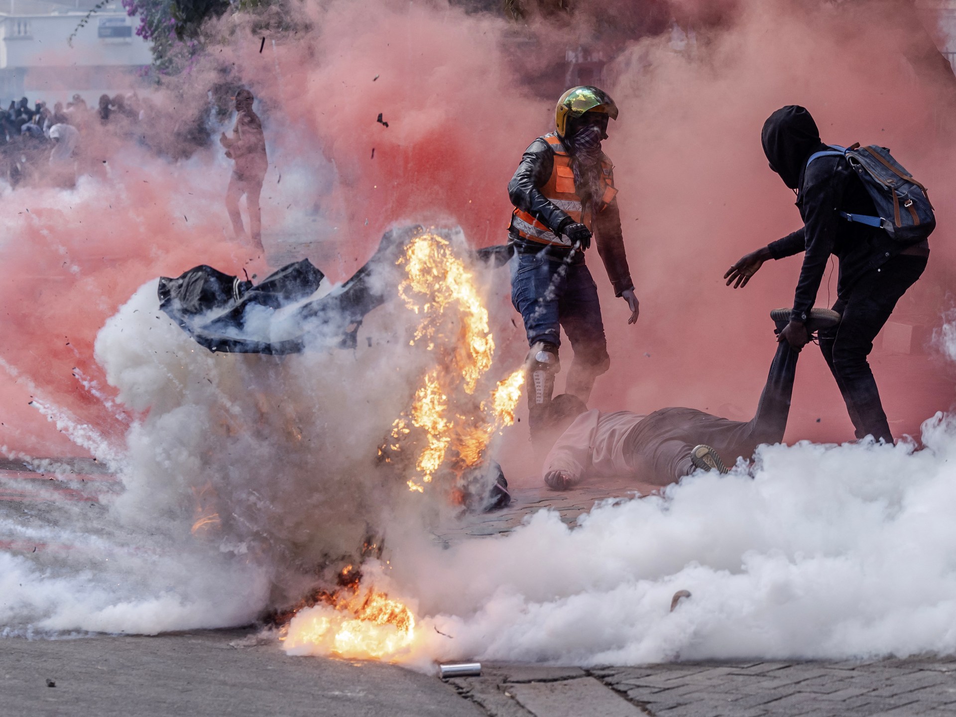 الأسبوع بالصور: من الاحتجاجات القاتلة في كينيا إلى الانتخابات في فرنسا